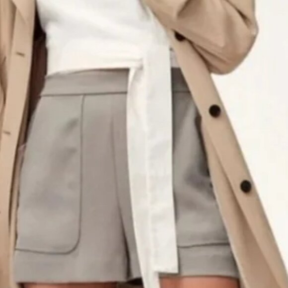 Aritzia Pants - ARITZIA WILFRED Bossier High waisted Short in Ashen Grey XS
